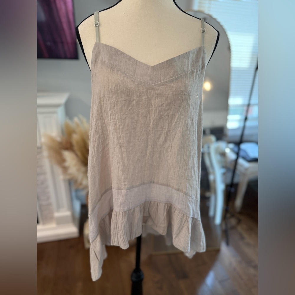 MISSLOOK Light Gray/Beige  Ruffle Hem Top